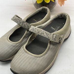 Merrell Tan Mule Encore Silvermist Sz 8
